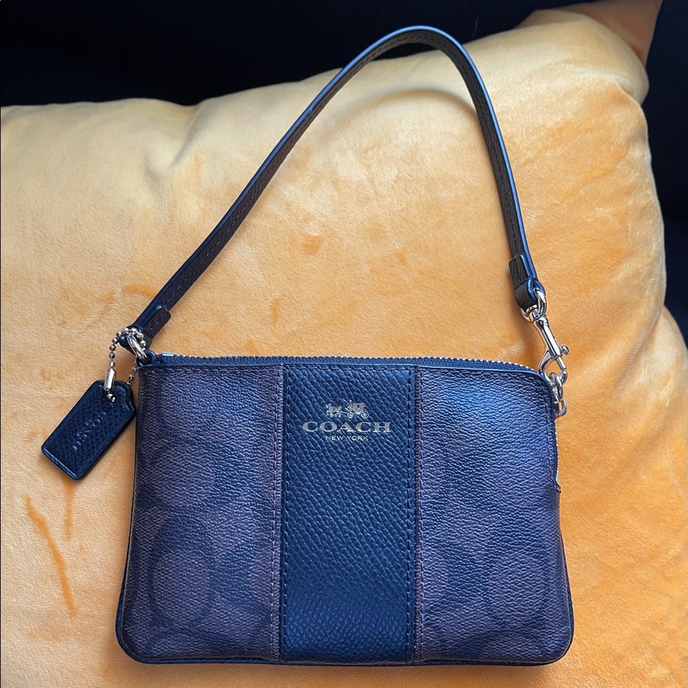 Coach Wristlet In Signature Canvas